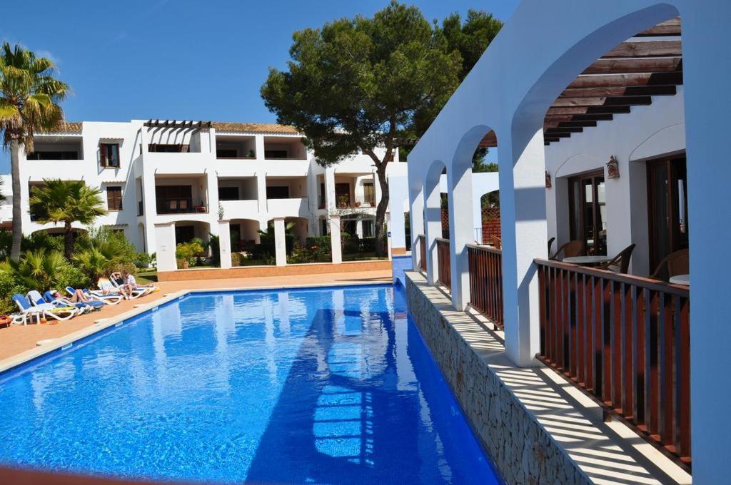 Апартаменты Residencia Cala Dorada Портопетро Экстерьер фото