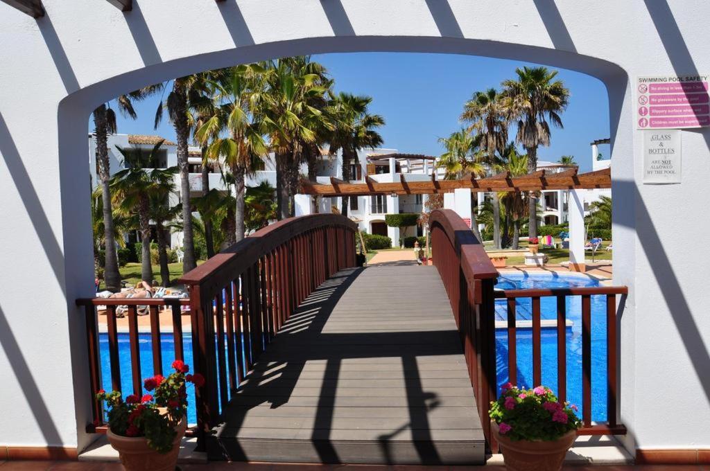 Апартаменты Residencia Cala Dorada Портопетро Экстерьер фото